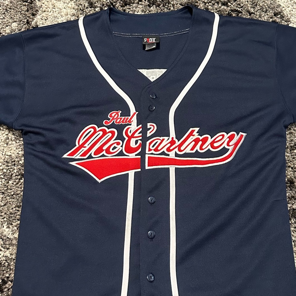 Paul McCartney Freedom Concert Baseball Jersey Size XL. Brand New Condition.